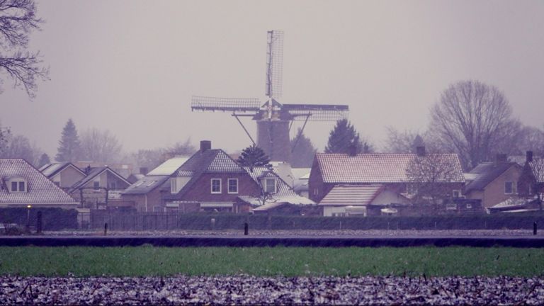 Een flink deel van Brabant werd vrijdagochtend niet wakker in een witte wereld (foto: Ben Saanen).