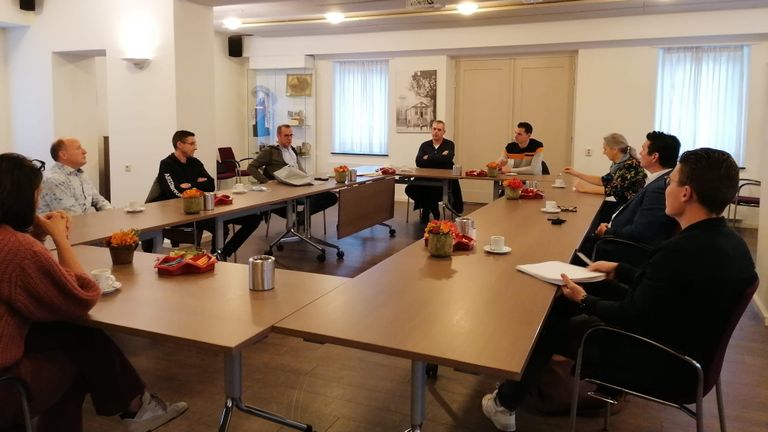 Oisterwijkse veehouders in gesprek met de wethouder.