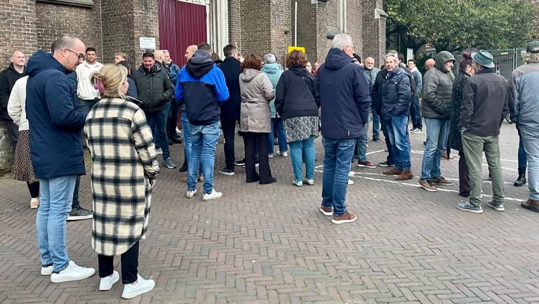 Inwoners van Heerle verzamelden zich vorig jaar voor de informatiebijeenkomst in het dorpshuis (foto: Erik Peeters)