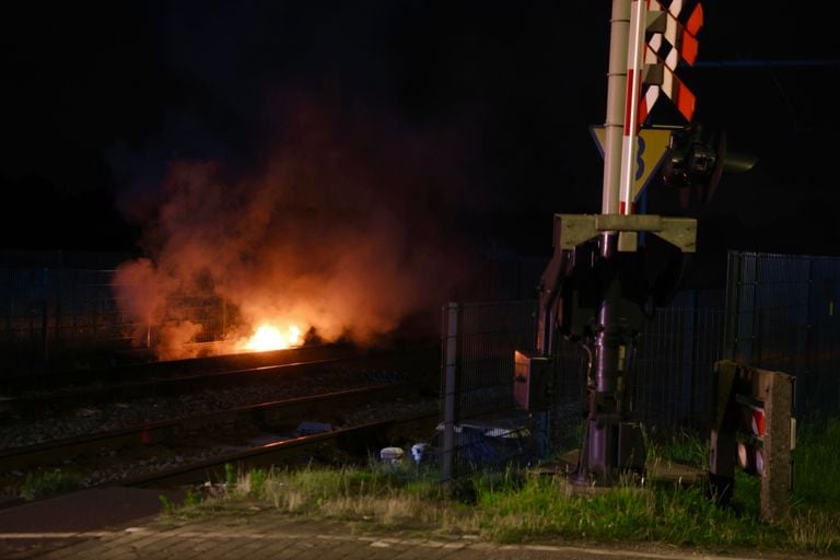 Brand langs het spoor bij Boxtel (Foto: Sander van Gils/SQ Vision))