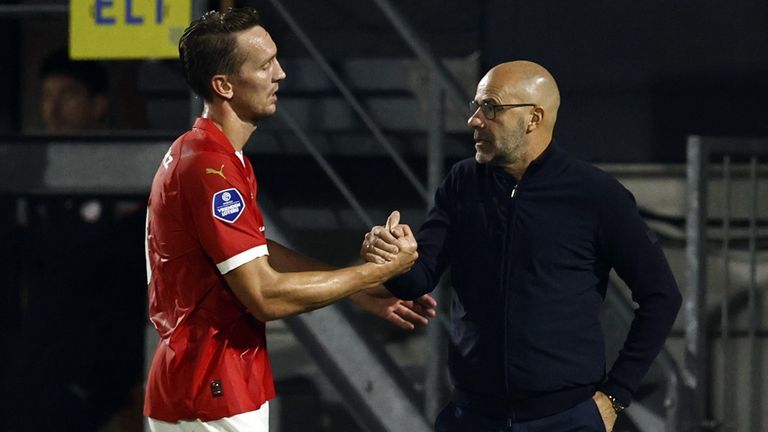 Luuk de Jong en Peter Bosz (foto: ANP/Maurice van Steen). 