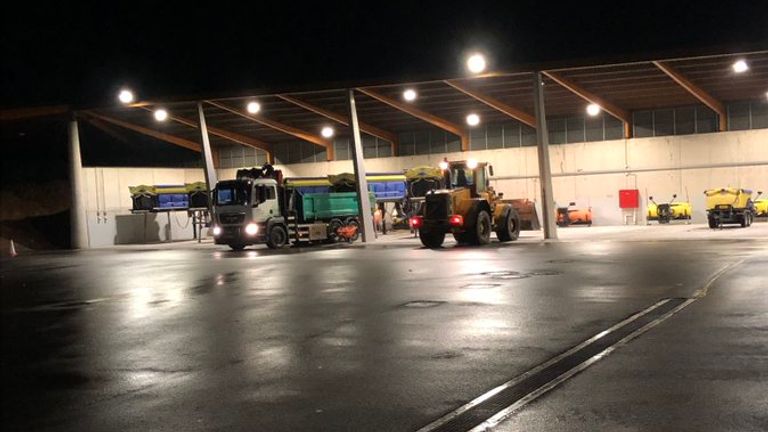 Strooiwagens rijden af en aan (foto: Rijkswaterstaat).