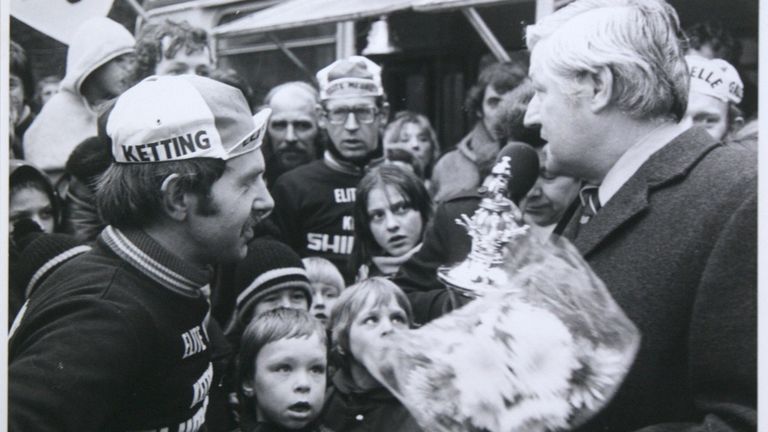 Rein met zoon Richard eind jaren '70 (bron: heemkundevereniging Sint-Michielsgestel).