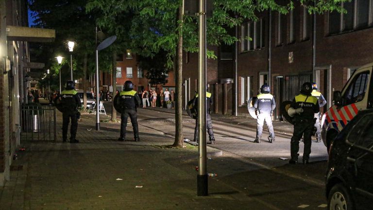 In juni raakten jongeren slaags met de politie (Foto: Harrie Grijseels / SQ Vision) 