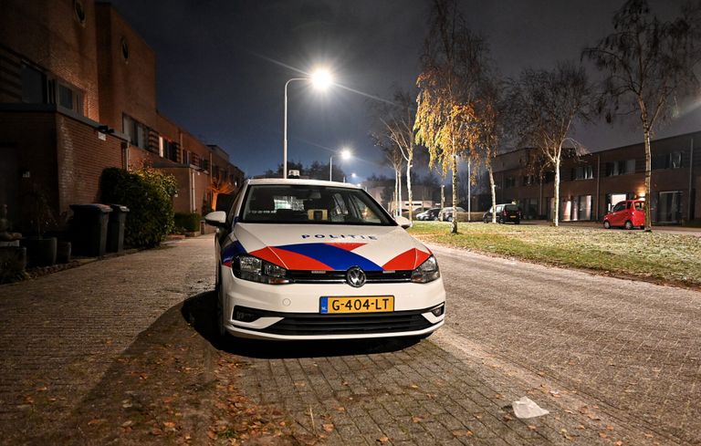 De politie onderzoekt de beroving in Tilburg (foto: Toby de Kort/SQ Vision).