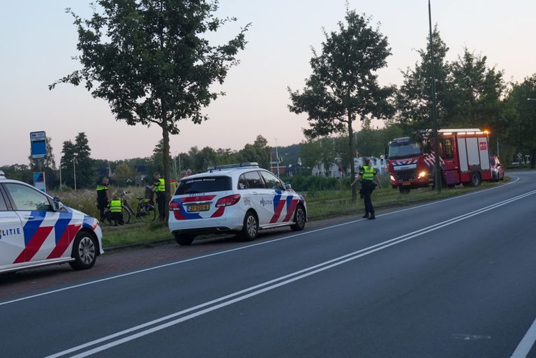 Vanwege de vondst van de dode werd de Oranjelaan afgezet (foto: Harrie Grijseels/SQ Vision).