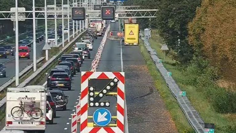 File op de A58 door een spoedreparatie (foto: X/Rijkswaterstaat Verkeersinformatie).