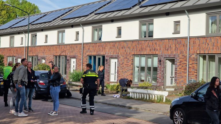 De dode werd gevonden in een huis aan de Violenstraat in Veghel (foto: Noël van Hooft).