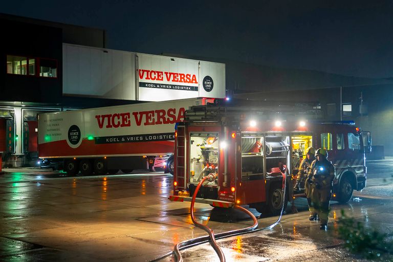 Het door een brand getroffen bedrijf in Oss (foto: Gabor Heeres/SQ Vision).