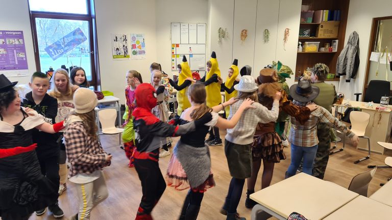 Carnaval in de bubbel bij meester Hobie (foto: Noël van Hooft)