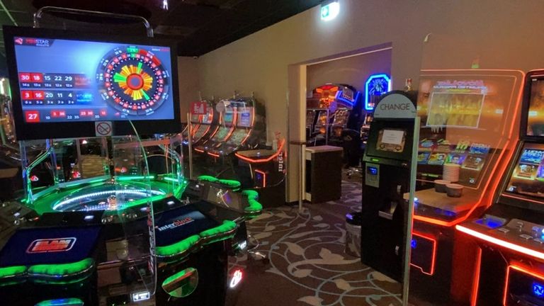 Roulette en speelautomaten in Playworld casino in Made (foto: Jan Peels)