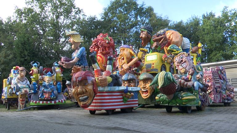  In Ossendrecht staan verschillende wagens van vorig jaar nog altijd te koop (foto: Raymond Merkx).