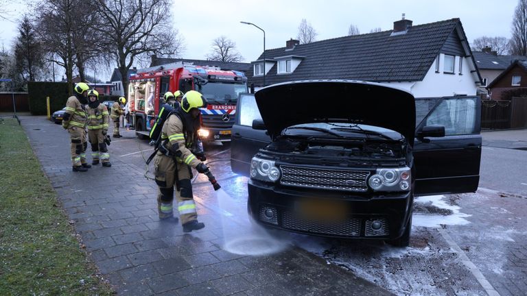 De brandweer aan het werk (foto: Sander van Gils/SQ Vision Mediaprodukties).