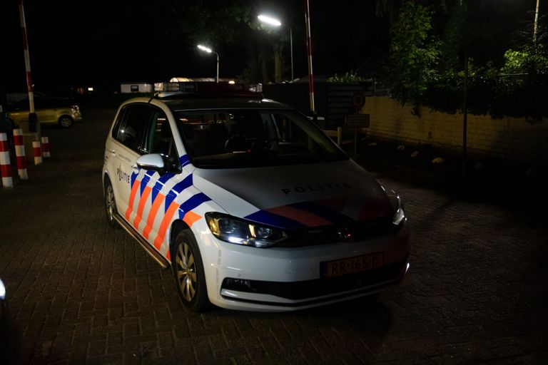 De politie heeft na de melding van de gehoorde schoten in Schijf een verdachte aangehouden (foto: Christian Traets/SQ Vision).