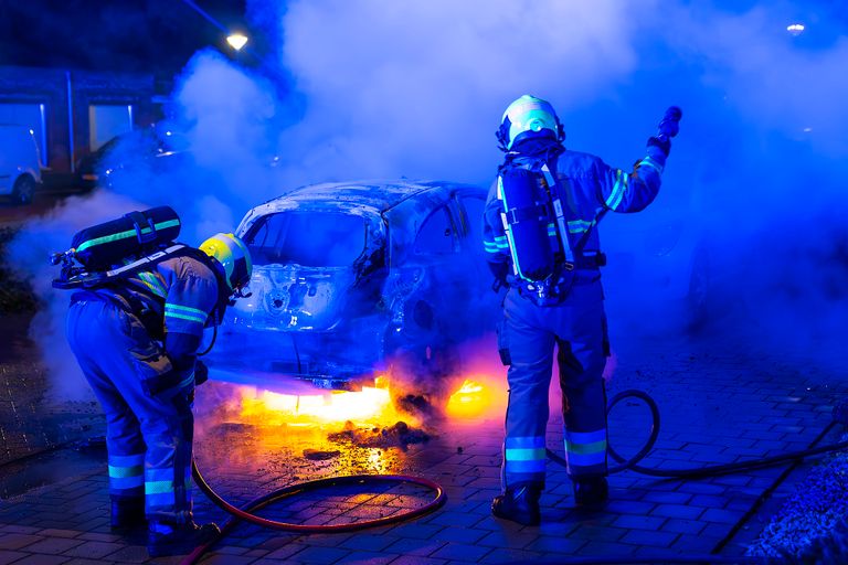 Van de auto bleef weinig over (foto: Gabor Heeres/SQ Vision).