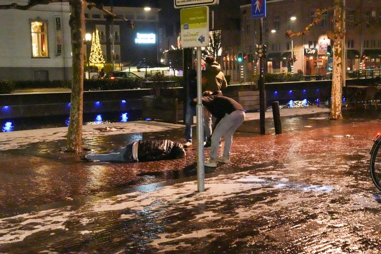 In Helmond gleden ook voetgangers uit (foto: Harrie Grijseels/SQ Vision Mediaprodukties).