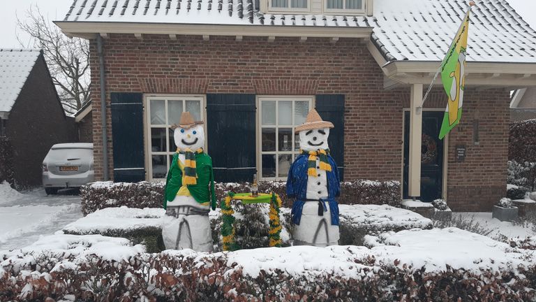 Carnavalssneeuwpoppen in Diessen (foto: Frans Heuvelmans).