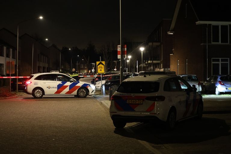 Het politieonderzoek trok rond drie uur vrijdagnacht weinig bekijks (foto: Sander van Gils/SQ Vision).