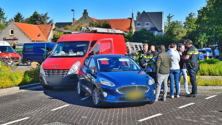 De aanrijding vond plaats op de Bergstraat in Valkenswaard (foto: Rico Vogels/SQ Vision).