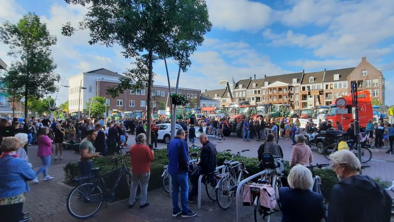 Het was gezellig druk op de Markt in Bladel (Rob Gruijters).