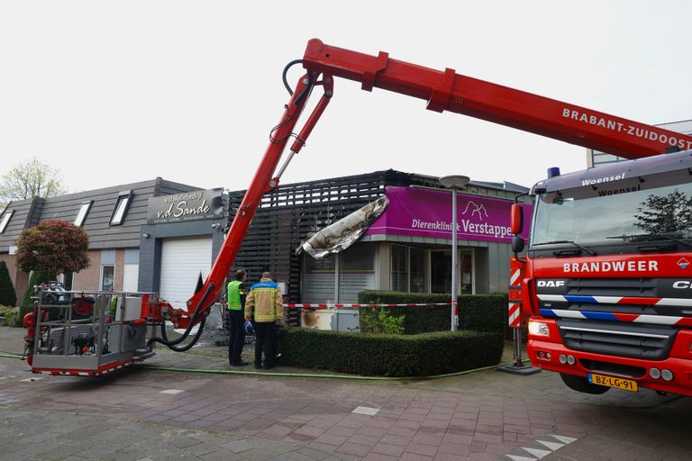 De brand  aan De Ronde in Best wordt onderzocht (foto: Sander van Gils/SQ Vision).