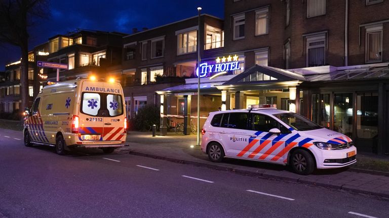 Het hotel waar de steekpartij was (foto: Gabor Heeres/SQ Vision Mediaprodukties).