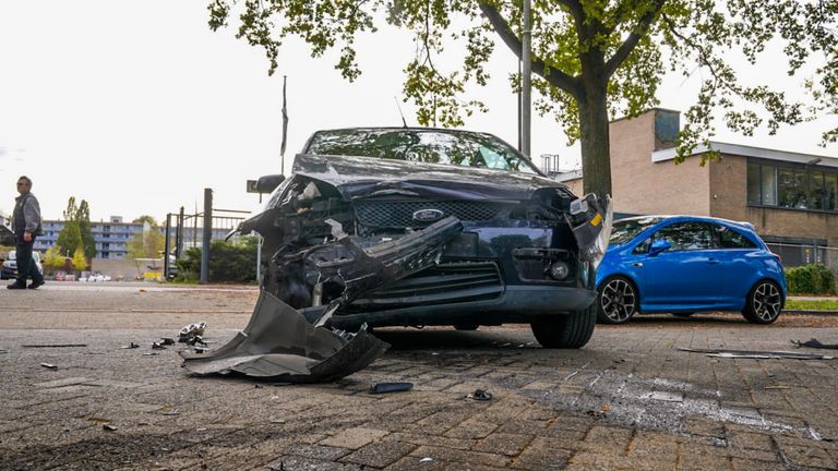 Eén van de wagens die bij de botsing betrokken waren (foto: Dave Hendriks/SQ Vision Mediaprodukties).