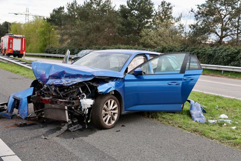 Eén van de auto's die niet meer verder konden (foto: Persbureau SK-Media/SQ Vision).