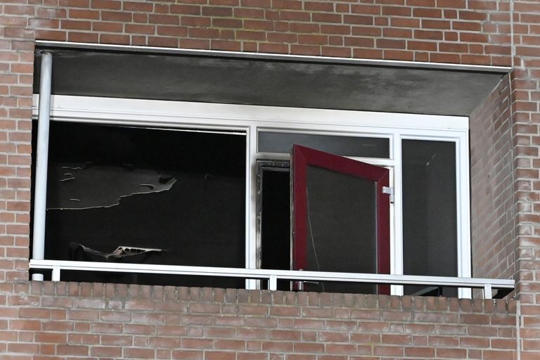 Het balkon is geblakerd (foto: Perry Roovers/SQ Vision).