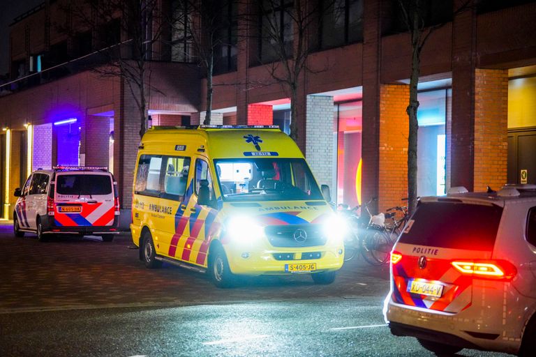 Politie en ambulance paraat bij de Q-Park in hartje Eindhoven (foto: SQ Vision).