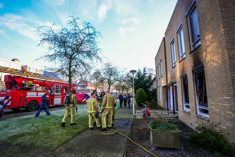 Het appartement van de bovenbuurvrouw liep amper schade op (foto: SQ Vision).