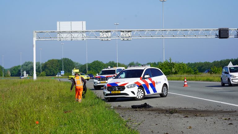 Hoe het ongeluk op de A58 kon gebeuren, wordt onderzocht (foto: Jeroen Stuve/SQ Vision).