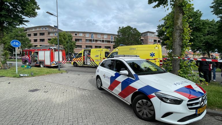 Politie, brandweer en ambulance massaal ter plaatse (foto: Bart Meesters/SQ Vision Mediaprodukties).