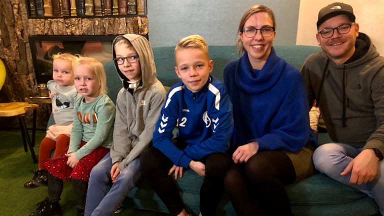 De familie Houdijker kon nog net voor de lockdown vakantie vieren in Villa Pardoes. 