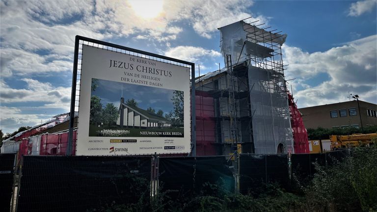 De bouw van de nieuwe kerk aan de Ettensebaan in Breda. (foto: Raoul Cartens)