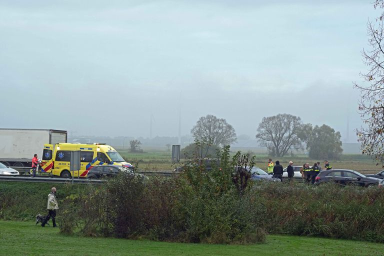 Er werd ook een ambulance ingeschakeld (foto: Erik Haverhals/SQ Vision).