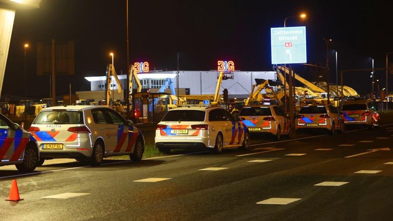 Bij de politiecontrole werden veel mensen ingezet (foto: Bart Meesters/SQ Vision).