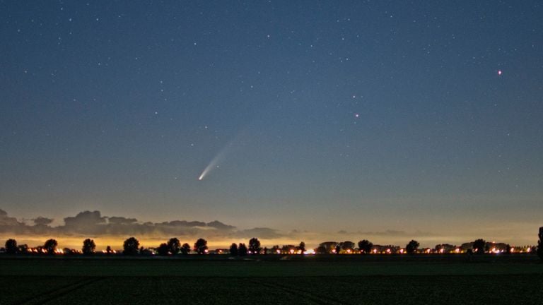 Glenn Aoys zag de komeet in de polders boven Waalwijk.