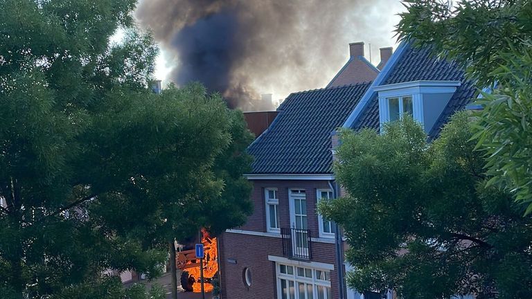 Hoogwerker in brand in Helmond.