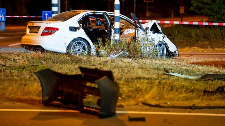 Bij de botsing kwam iemand om het leven en raakten twee mensen gewond (foto: Gabor Heeres/SQ Vision).