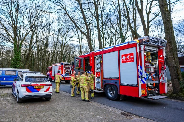 De brandweer rukte uit met twee wagens (foto: Persbureau Heitink).