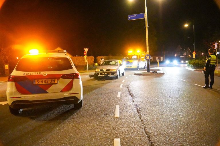 De aanrijding vond plaats op de Stiphoutse Dreef in Helmond (foto: Harrie Grijseels/SQ Vision).