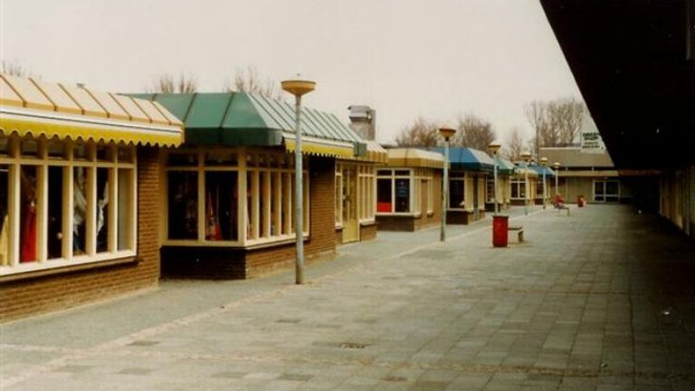 Het winkelcentrum rond 1985 (foto: Eindhoven in Beeld)