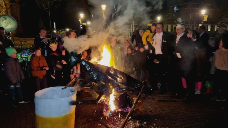 Krikkelverbranding in Heikrikkeldurp (Foto: Collin Beijk)