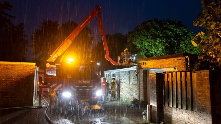 Blikseminslag in Waalwijk. (Foto: Iwan van Dun/SQ Vision Mediaprodukties)