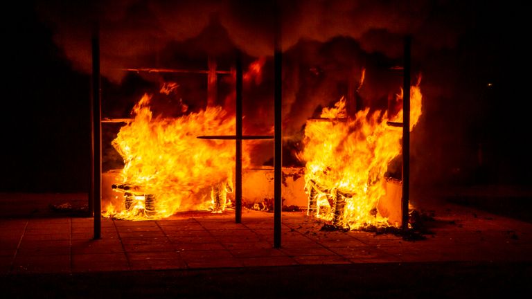 De brandende hangplek (foto: Christian Traets/SQ Vision Mediaprodukties).