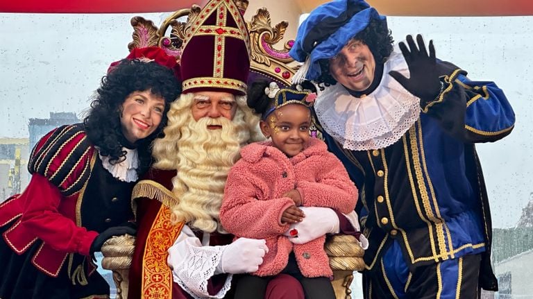 Sinterklaas en twee Pieten in Eindhoven (foto: Jan Peels).