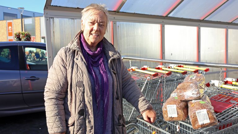 Drie broden voor vijf euro. (Foto: Lobke Kapteijns)