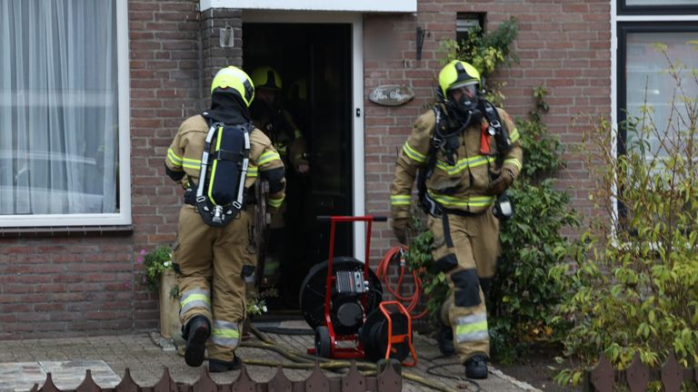 De brandweer bluste het vuur (foto: Sander van Gils/SQ Vision).