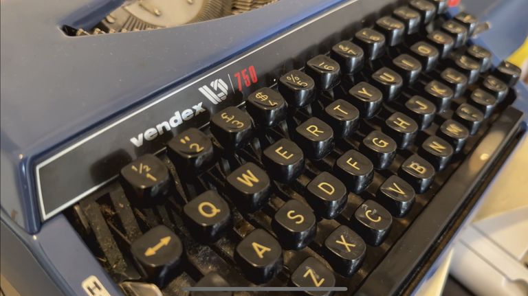 Typemachine van de V&D.